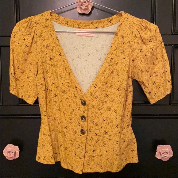 Urban Outfitters cute yellow gold & black top XS​ - Picture 5 of 16